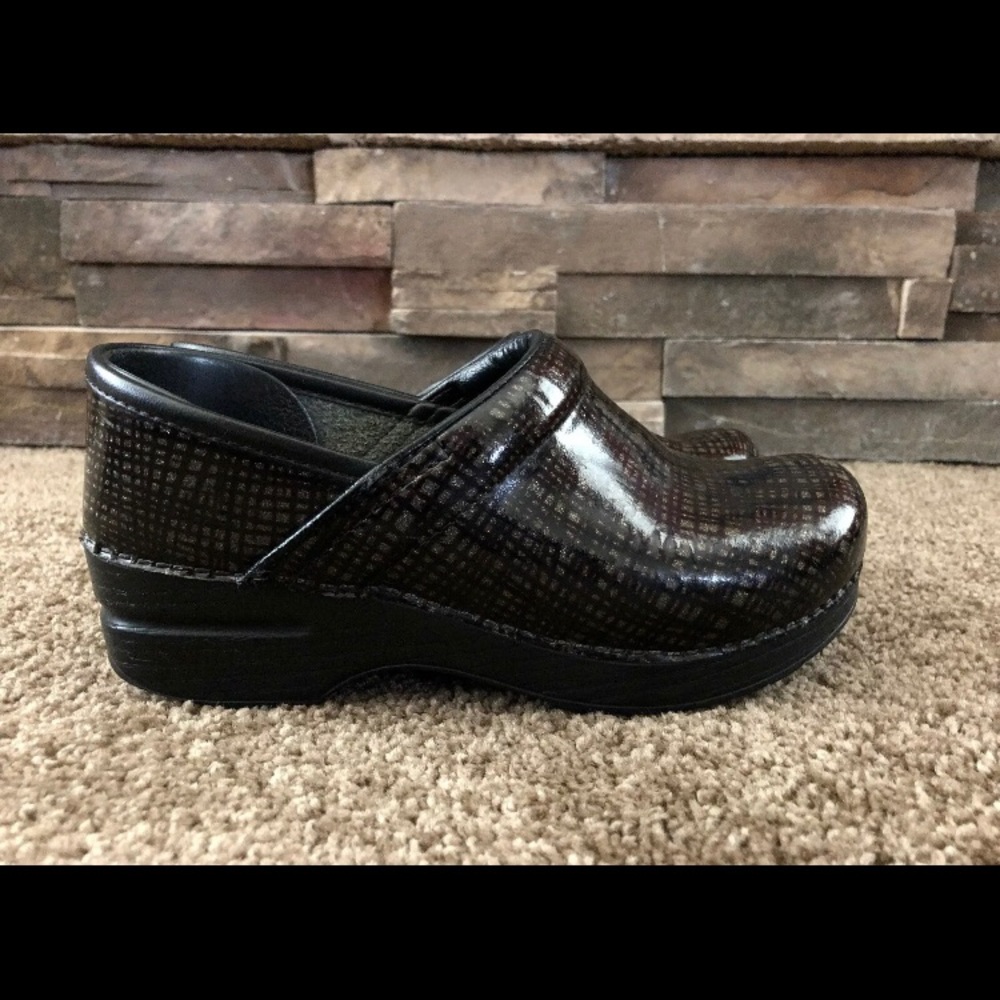 Dansko Women’s Professional Clogs EU 35 / US 4.5-5